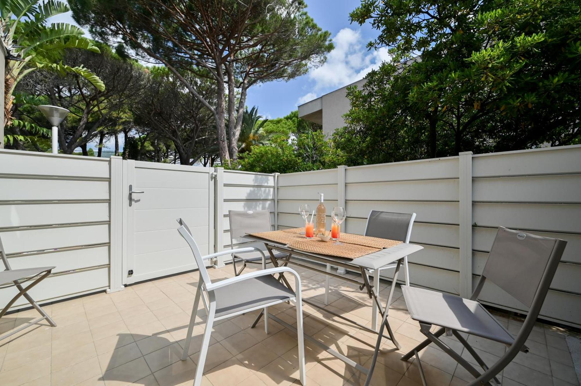 Résidence Rivazur Cavalaire-sur-Mer Extérieur photo